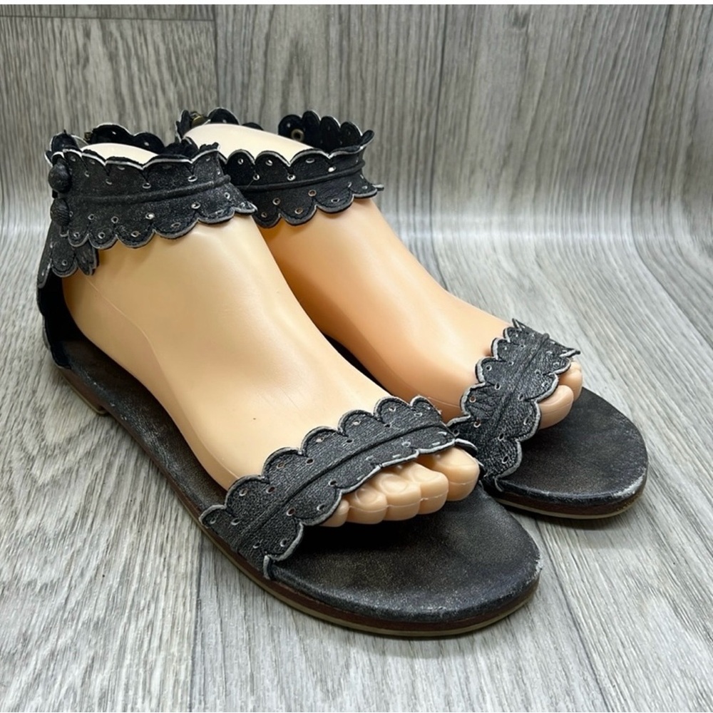 ELF Scalloped Black Sandals